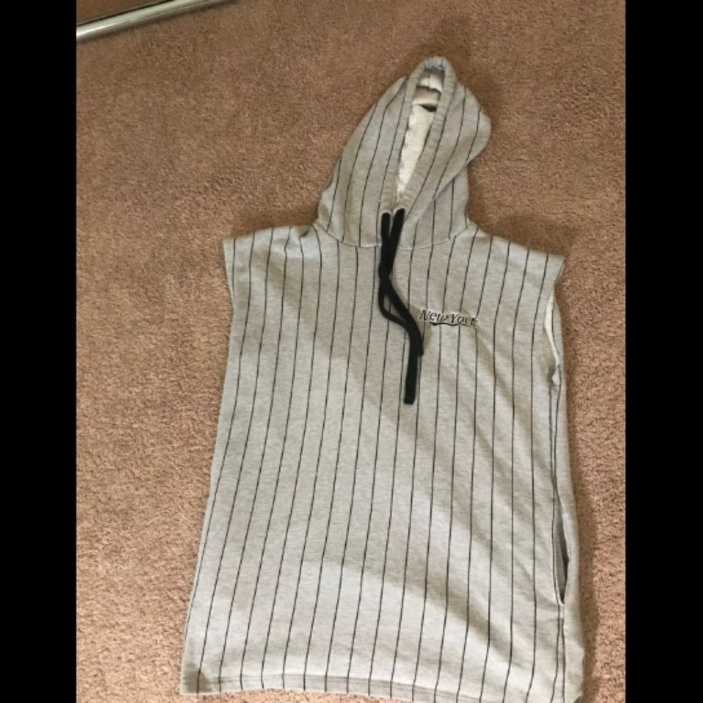 Sleeveless Yankees Tee